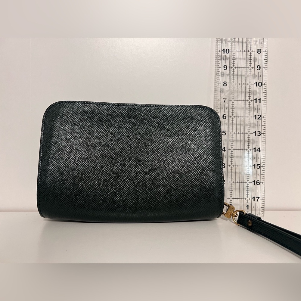 Louis Vuitton Dark Green Taiga Clutch with Strap